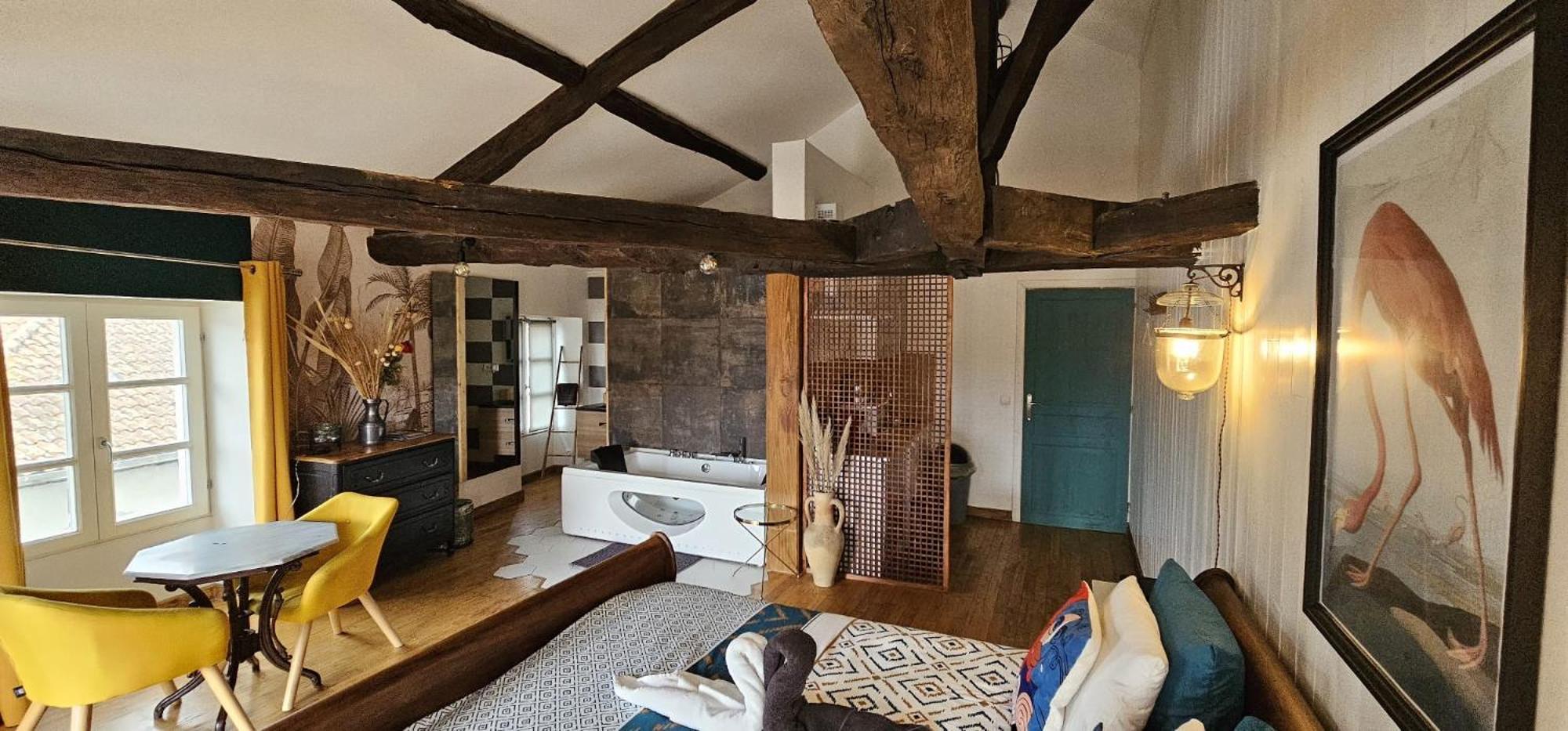 Suite Penthouse Romantique, Confolens, Charente Bagian luar foto