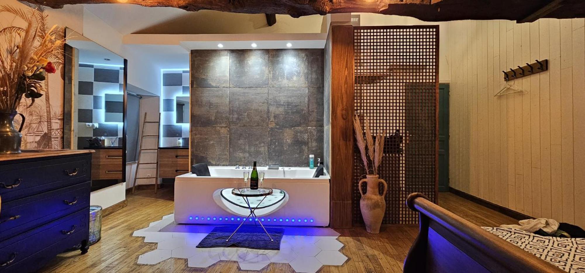 Suite Penthouse Romantique, Confolens, Charente Bagian luar foto